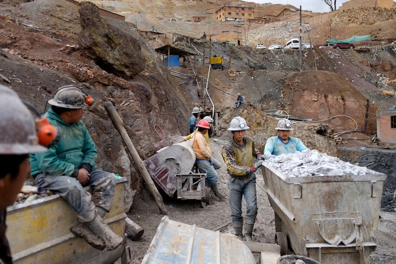 Rodrigo Paz apuesta por inversión minera en Bolivia, pero enfrenta la oposición de miles de mineros Rodrigo Paz apuesta por inversión minera en Bolivia, pero enfrenta la oposición de miles de mineros