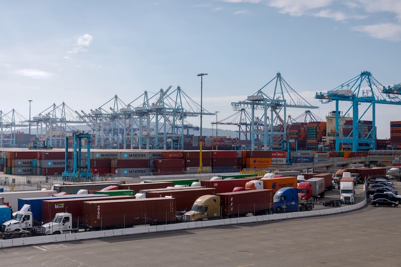 US Ends Tariff Exemption For Small Packages, Upending Global E-Commerce US Ends Tariff Exemption For Small Packages, Upending Global E-Commerce