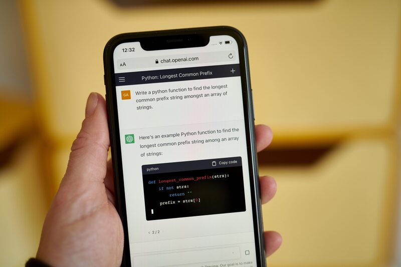 La pantalla de chat ChatGPT en un smartphone arreglado en el barrio de Brooklyn de Nueva York, EE.UU., el jueves 9 de marzo de 2023. La pantalla de chat ChatGPT en un smartphone arreglado en el barrio de Brooklyn de Nueva York, EE.UU., el jueves 9 de marzo de 2023.