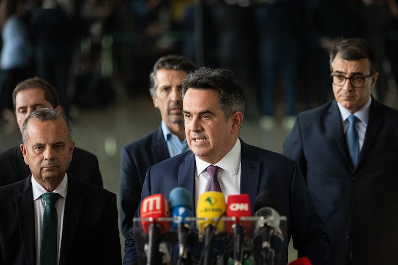 Avanço da investigação sobre o Master coloca um dos principais líderes do Centrão sob pressão e preocupa aliados de Flávio Bolsonaro no cenário para 2026 Avanço da investigação sobre o Master coloca um dos principais líderes do Centrão sob pressão e preocupa aliados de Flávio Bolsonaro no cenário para 2026