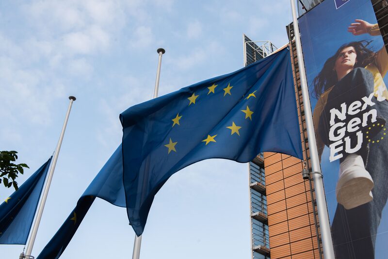 Parte de los recursos del fondo masivo de recuperación de la Unión Europea será destinado a proyectos verdes y de transformación digital. Parte de los recursos del fondo masivo de recuperación de la Unión Europea será destinado a proyectos verdes y de transformación digital.