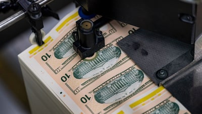 Bonos de EE.UU. y monedas emergentes divergen como nunca en más de cuatro años Bonos de EE.UU. y monedas emergentes divergen como nunca en más de cuatro años