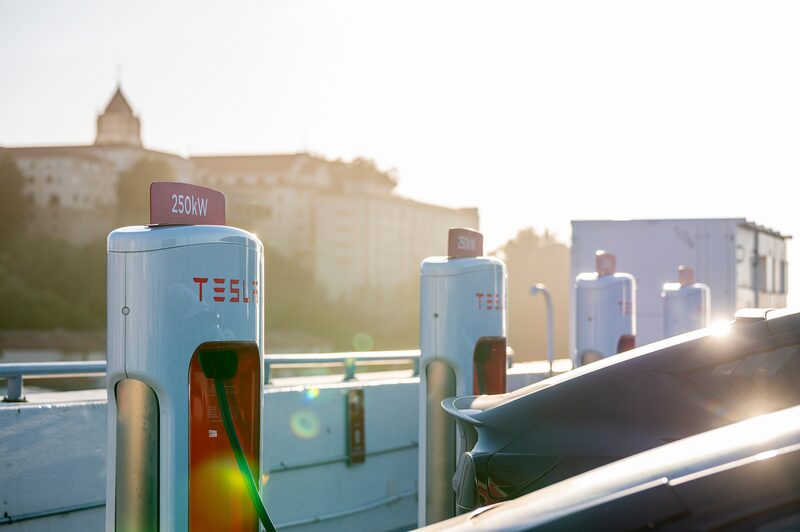 Subida inesperada de Tesla elimina ganancias de vendedores en corto para el año Subida inesperada de Tesla elimina ganancias de vendedores en corto para el año