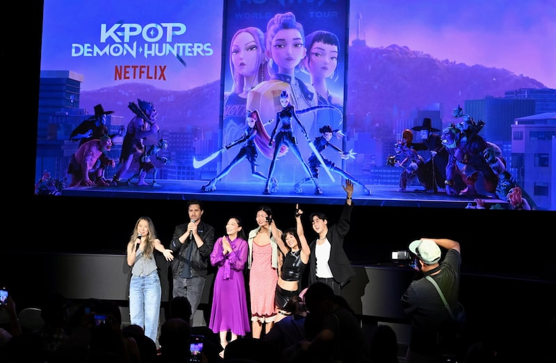 Un evento de canto colectivo de KPop Demon Hunters en el Teatro París de Nueva York. Fotógrafo: Roy Rochlin/Getty Images. Un evento de canto colectivo de KPop Demon Hunters en el Teatro París de Nueva York. Fotógrafo: Roy Rochlin/Getty Images.