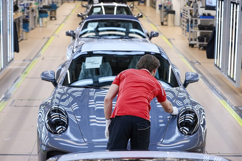 Volkswagen enfrenta presión de los inversores por el ritmo de su reestructuración. Volkswagen enfrenta presión de los inversores por el ritmo de su reestructuración.