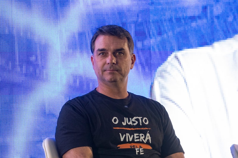 Tribunal de Brasil abre investigación sobre los vínculos de Bolsonaro con el CEО de Banco Master Tribunal de Brasil abre investigación sobre los vínculos de Bolsonaro con el CEО de Banco Master