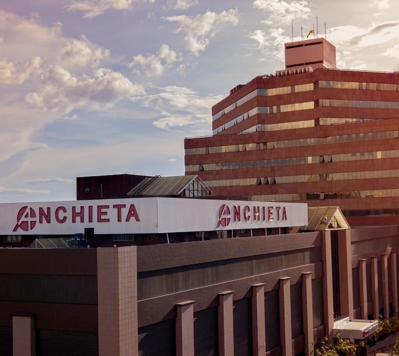 Sediada em Vitória (ES), a Kora Saúde possui 11 hospitais, sendo sete no Espírito Santo, dois no Tocantins e está presente ainda no Mato Grosso e Distrito Federal Sediada em Vitória (ES), a Kora Saúde possui 11 hospitais, sendo sete no Espírito Santo, dois no Tocantins e está presente ainda no Mato Grosso e Distrito Federal