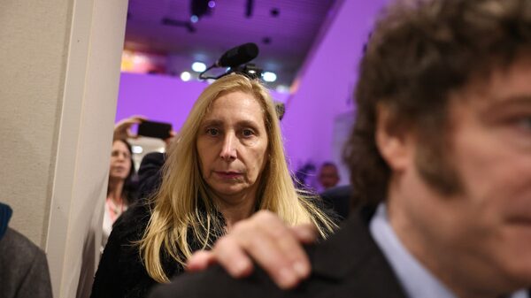 Diputados opositores apuntan a Javier y Karina Milei por “presunta estafa” en caso Libra Diputados opositores apuntan a Javier y Karina Milei por “presunta estafa” en caso Libra