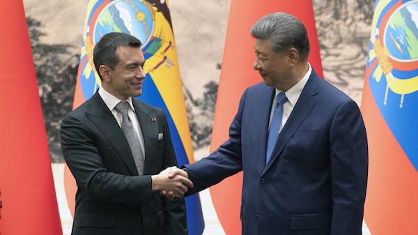 Ecuador busca inversiones de China al tiempo que refuerza su cooperación militar con EE.UU. Ecuador busca inversiones de China al tiempo que refuerza su cooperación militar con EE.UU.