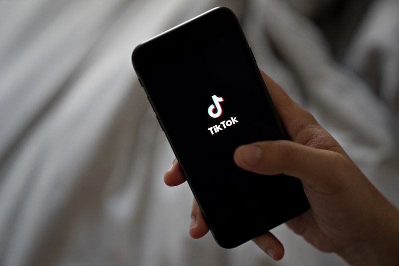 TikTok en un celular TikTok en un celular