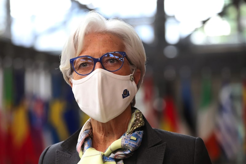 Lagarde advierte contra la reacción exagerada al shock inflacionario transitorio Lagarde advierte contra la reacción exagerada al shock inflacionario transitorio
