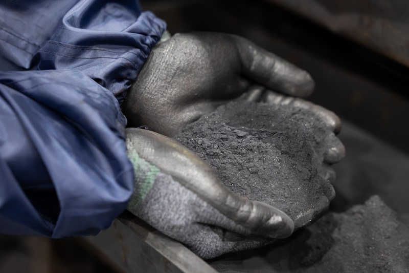 Mundo precisa que os suprimentos de lítio cresçam cinco vezes até o final da década para atender à demanda projetada Mundo precisa que os suprimentos de lítio cresçam cinco vezes até o final da década para atender à demanda projetada