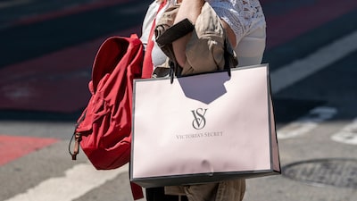 Accionistas de Victoria’s Secret reeligen a toda la junta tras disputa de poder Accionistas de Victoria’s Secret reeligen a toda la junta tras disputa de poder