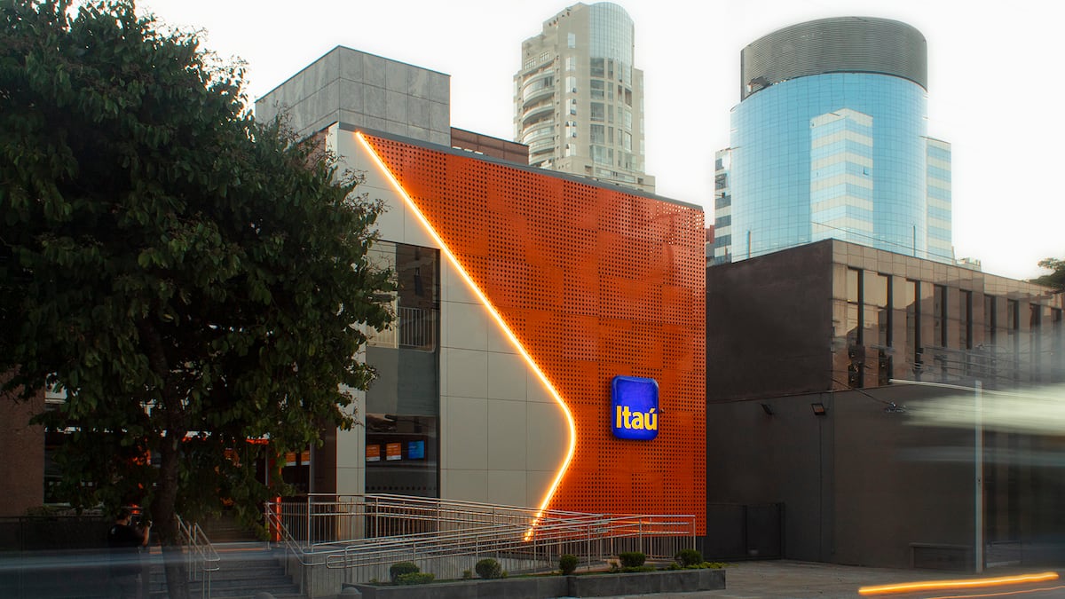 Itaú investe em shows ao vivo com 800 apresentações e parceria de 5 anos com a 30e