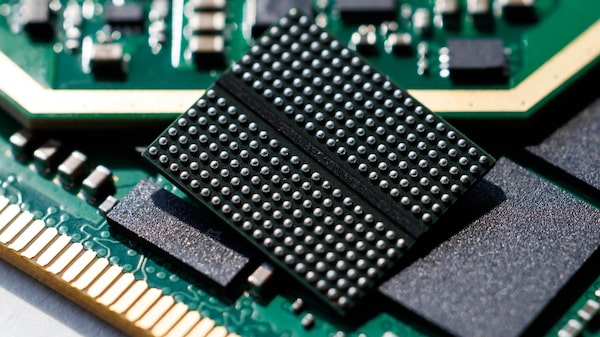 DeepSeek golpea a Samsung y SK Hynix: inversionistas venden US$10.000 millones en acciones este mes DeepSeek golpea a Samsung y SK Hynix: inversionistas venden US$10.000 millones en acciones este mes