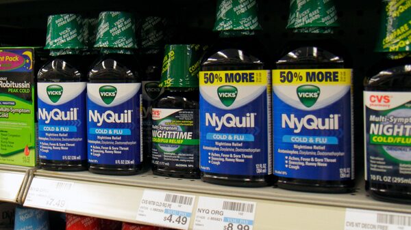 FDA advierte peligros de cocinar pollo con NyQuil tras reto viral en TikTok FDA advierte peligros de cocinar pollo con NyQuil tras reto viral en TikTok