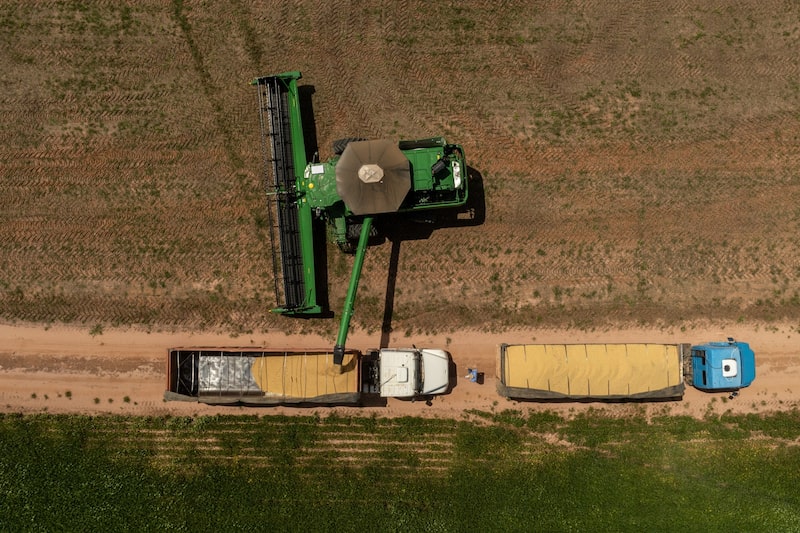 Custos mais altos e incerteza no frete podem abrir espaço para concorrentes como EUA e Argentina no mercado global. Custos mais altos e incerteza no frete podem abrir espaço para concorrentes como EUA e Argentina no mercado global.