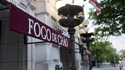 Fogo de Chão reinventa rodízio e mira faturar US$ 1 bi com expansão nos EUA e no Brasil Fogo de Chão reinventa rodízio e mira faturar US$ 1 bi com expansão nos EUA e no Brasil