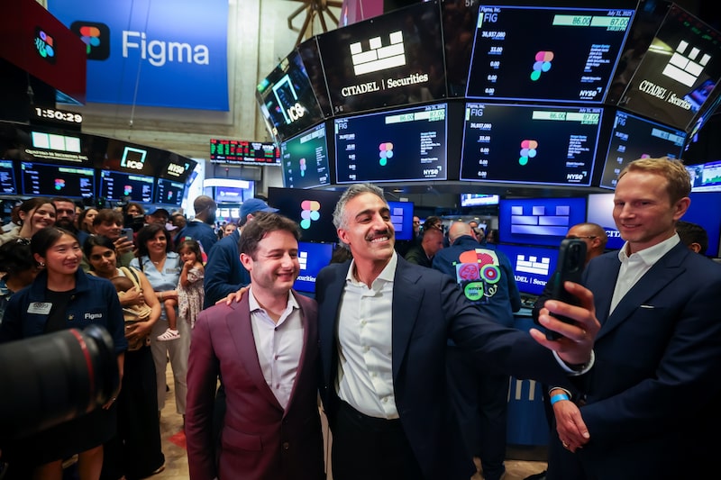 El CEO de Figma, Dylan Field, a la izquierda, junto al director financiero Praveer Melwani durante la salida a bolsa de la empresa en la Bolsa de Nueva York el 31 de julio. Fotógrafo: Michael Nagle/Bloomberg El CEO de Figma, Dylan Field, a la izquierda, junto al director financiero Praveer Melwani durante la salida a bolsa de la empresa en la Bolsa de Nueva York el 31 de julio. Fotógrafo: Michael Nagle/Bloomberg