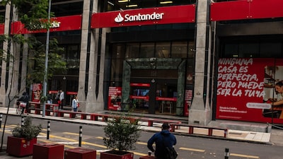 Santander tem lucro abaixo do esperado no Brasil e amplia perdas após vitória de Lula Santander tem lucro abaixo do esperado no Brasil e amplia perdas após vitória de Lula