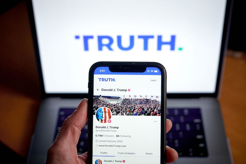 La página web de Truth Social en un smartphone, en Nueva York (EE. UU.), el viernes 22 de marzo de 2024. La página web de Truth Social en un smartphone, en Nueva York (EE. UU.), el viernes 22 de marzo de 2024.