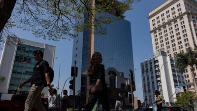 Commerzbank vê viés favorável no real frente ao peso mexicano. Mas há riscos fiscais Commerzbank vê viés favorável no real frente ao peso mexicano. Mas há riscos fiscais