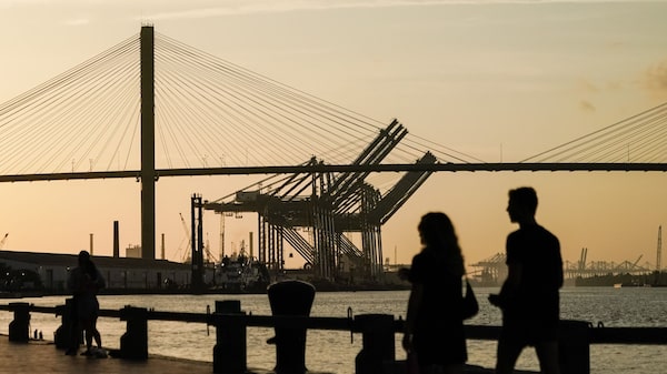 Consumidores en EE.UU. se llevarán la peor parte de los costos arancelarios: Goldman Sachs Consumidores en EE.UU. se llevarán la peor parte de los costos arancelarios: Goldman Sachs