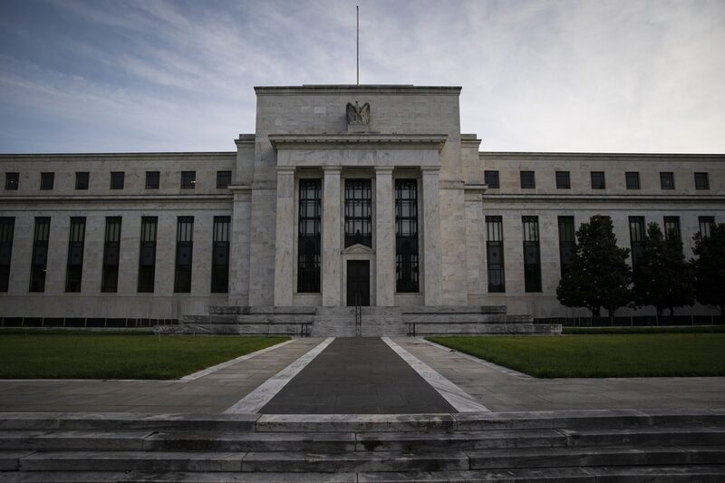 Oficiais do Federal Reserve consolidaram o fim de sua campanha agressiva Oficiais do Federal Reserve consolidaram o fim de sua campanha agressiva