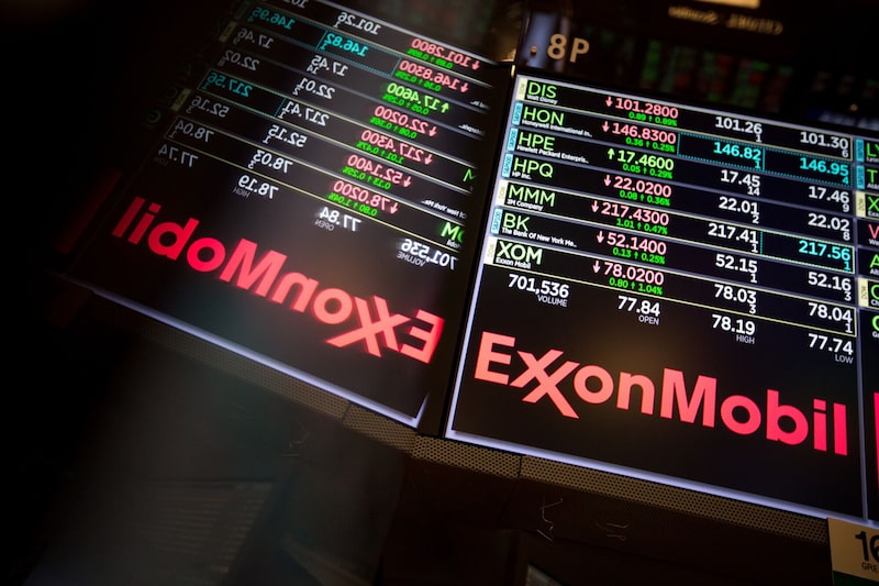 La operación comercial en expansión de Exxon Mobil Corp. aumentó las ganancias del cuarto trimestre por más de US$1.000 millones. La operación comercial en expansión de Exxon Mobil Corp. aumentó las ganancias del cuarto trimestre por más de US$1.000 millones.