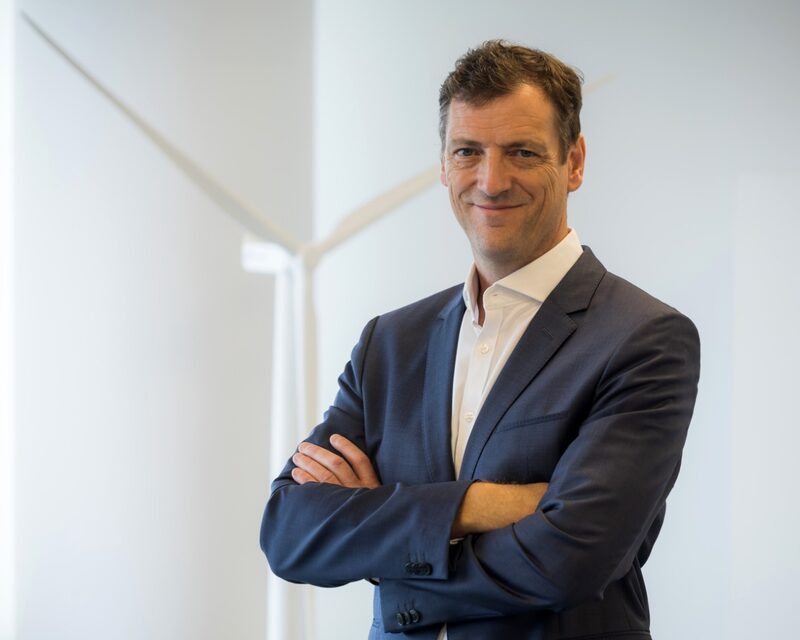 El empresario cuenta con más de veinte años de experiencia en el sector energético. El empresario cuenta con más de veinte años de experiencia en el sector energético.