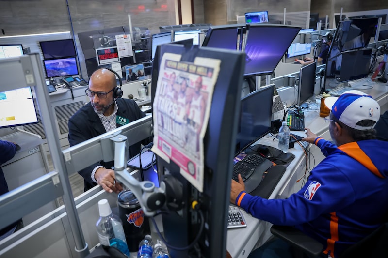 Traders work on the floor of the American Stock Exchange (AMEX) at the New York Stock Exchange (NYSE) in New York, US, on Monday, Aug. 31, 2026. A flare-up in geopolitical risks sent stocks and bonds lower as oil climbed, raising concerns about inflationary pressures that could make the Federal Reserve raise interest rates. Photographer: Michael Nagle/Bloomberg Traders work on the floor of the American Stock Exchange (AMEX) at the New York Stock Exchange (NYSE) in New York, US, on Monday, Aug. 31, 2026. A flare-up in geopolitical risks sent stocks and bonds lower as oil climbed, raising concerns about inflationary pressures that could make the Federal Reserve raise interest rates. Photographer: Michael Nagle/Bloomberg