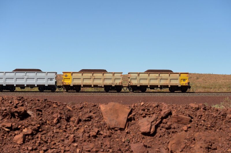 Na semana, a matéria-prima siderúrgica afundou cerca de 9%, e o declínio no ano é de 34% Na semana, a matéria-prima siderúrgica afundou cerca de 9%, e o declínio no ano é de 34%