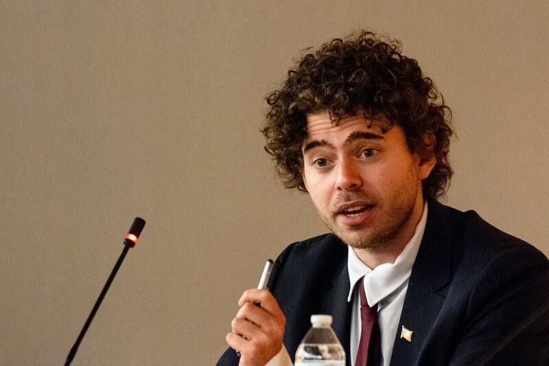 Empresa de Shayne Coplan está em alta depois que a dona da bolsa de NY disse que investiria até US$ 2 bilhões no negócio Empresa de Shayne Coplan está em alta depois que a dona da bolsa de NY disse que investiria até US$ 2 bilhões no negócio