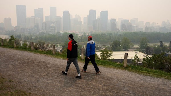 Incendios forestales en Alberta y cortes afectan reservas de petróleo en Canadá Incendios forestales en Alberta y cortes afectan reservas de petróleo en Canadá