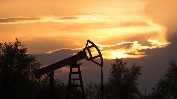 DAYBREAK: China libera reservas de crudo; cumbre de los tres amigos; megaelección en Venezuela DAYBREAK: China libera reservas de crudo; cumbre de los tres amigos; megaelección en Venezuela