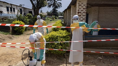 El ébola demuestra que el mundo no está preparado para una pandemia, dice exdirector de los CDC El ébola demuestra que el mundo no está preparado para una pandemia, dice exdirector de los CDC