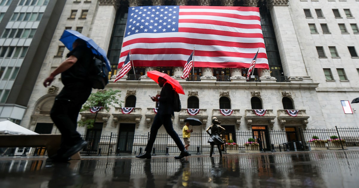 Índices de Wall Street caen por alza de tasas y petróleo