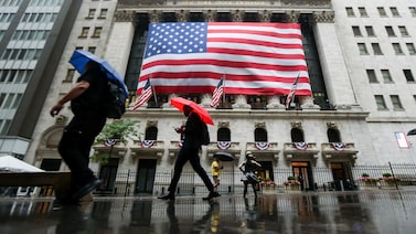 S&P 500 cae con el salto del petróleo, mientras el dólar se acerca a máximos del año S&P 500 cae con el salto del petróleo, mientras el dólar se acerca a máximos del año