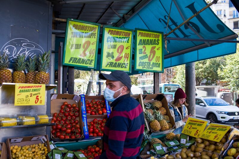 Em 2020, as exportações holandesas de produtos de estufas totalizaram 9,2 bilhões de euros (US$ 10,7 bilhões) Em 2020, as exportações holandesas de produtos de estufas totalizaram 9,2 bilhões de euros (US$ 10,7 bilhões)