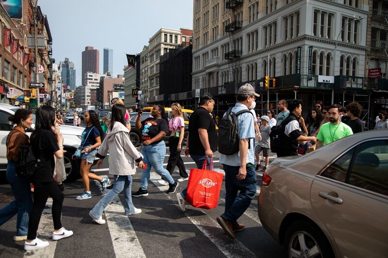 Aumenta la confianza de los consumidores en EE.UU. y retroceden las expectativas de inflación Aumenta la confianza de los consumidores en EE.UU. y retroceden las expectativas de inflación