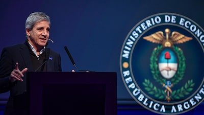 Caputo confirma que Argentina no usará el desembolso del FMI para pago de deuda en julio Caputo confirma que Argentina no usará el desembolso del FMI para pago de deuda en julio