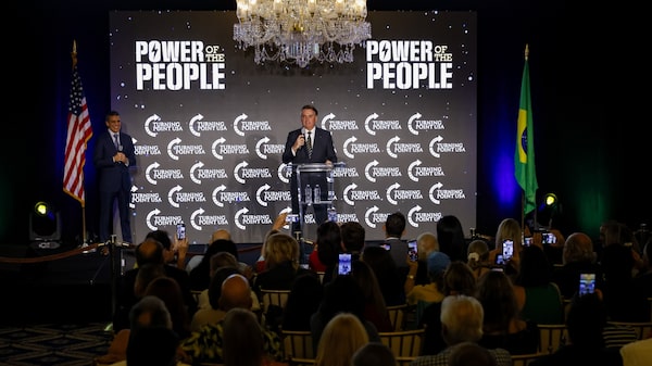 Bolsonaro lleva su gira pospresidencial por Florida a un resort de Trump Bolsonaro lleva su gira pospresidencial por Florida a un resort de Trump