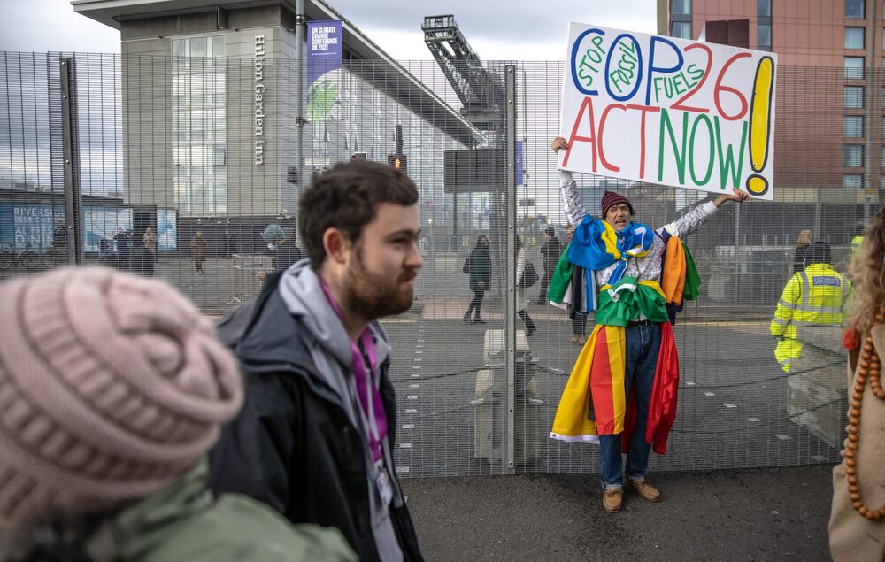 Un manifestante durante el segundo día de las conversaciones sobre el clima de la COP26 en Glasgow, Reino Unido. Un manifestante durante el segundo día de las conversaciones sobre el clima de la COP26 en Glasgow, Reino Unido.