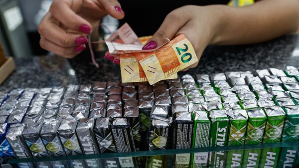 Monedas en Latam se fortalecen tras anuncio del acuerdo comercial entre EE.UU. y Reino Unido Monedas en Latam se fortalecen tras anuncio del acuerdo comercial entre EE.UU. y Reino Unido