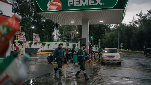 SAT revisará gasolineras con precios altos de diésel: Sheinbaum SAT revisará gasolineras con precios altos de diésel: Sheinbaum