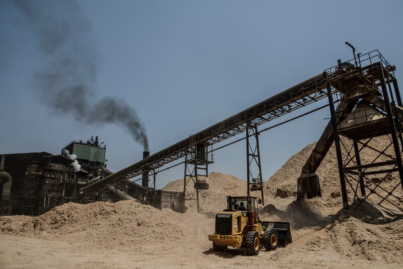 As usinas de cana-de-açúcar do Brasil enfrentam a concorrência do etanol de milho e um excesso de oferta que prejudica as perspectivas de um dos setores mais tradicionais do país (Foto: Paulo Fridman/ Bloomberg) As usinas de cana-de-açúcar do Brasil enfrentam a concorrência do etanol de milho e um excesso de oferta que prejudica as perspectivas de um dos setores mais tradicionais do país (Foto: Paulo Fridman/ Bloomberg)
