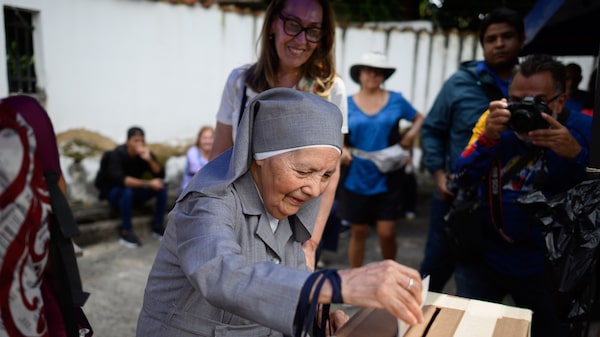 Más de 2,3 millones de venezolanos votaron en primaria opositora; Machado resultó ganadora Más de 2,3 millones de venezolanos votaron en primaria opositora; Machado resultó ganadora