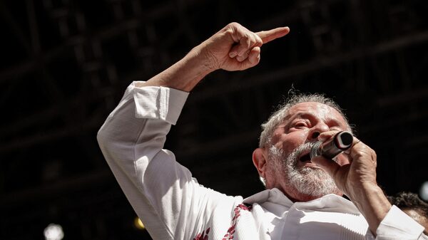 Lula volvió a criticar las tasas de interés en Brasil: Dice que frenan al país Lula volvió a criticar las tasas de interés en Brasil: Dice que frenan al país