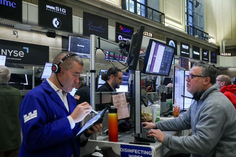 Traders At The New York Stock Exchange As Stocks, Bonds, Dollar Get Hit Amid US-Europe Clash Traders At The New York Stock Exchange As Stocks, Bonds, Dollar Get Hit Amid US-Europe Clash