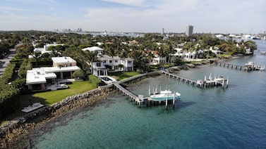 Fuga de bilionários da Califórnia aquece o mercado de imóveis de luxo em Miami Fuga de bilionários da Califórnia aquece o mercado de imóveis de luxo em Miami